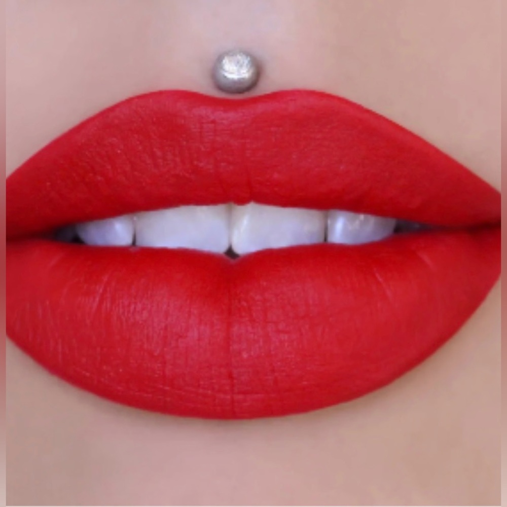Jeffree Star-Redrum Velour Liquid Lipstick
